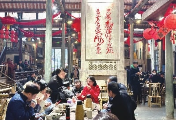 “湖南人的松弛感”再登热搜：连辣椒炒肉里都透着股自在劲儿