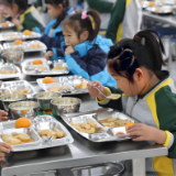 落实校园食品安全主体责任，守好校园每一餐
