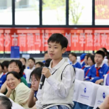 点燃“星火”科学梦 钱思进新书分享公益活动走进长沙校园