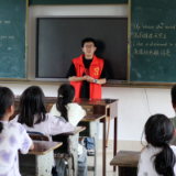 湘潭大学“湘约筑梦”实践团赴黄金村开展支教活动