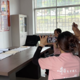 把直播间搬上南山牧场！长沙商贸旅游职院这群大学生“挤”出青春新活力