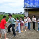 童趣逐夏,湖南农大实践团开展乡村趣味运动会点亮七彩暑期