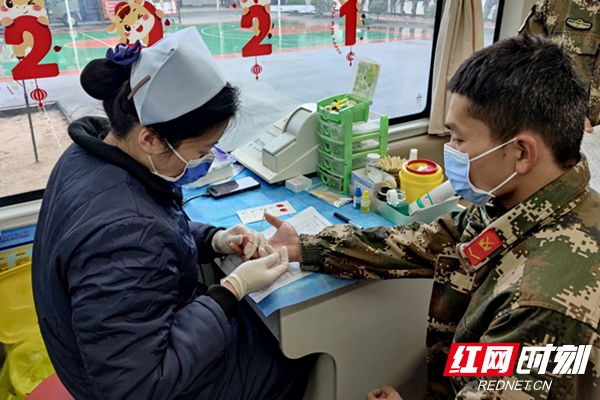 化验血型.jpg