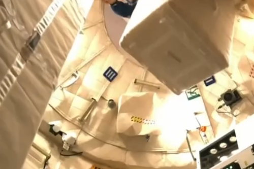 中国空间站 问天实验舱气闸舱首次亮相