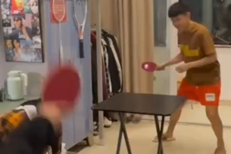 动起来！学生宿舍里的乒乓球“室”锦赛
