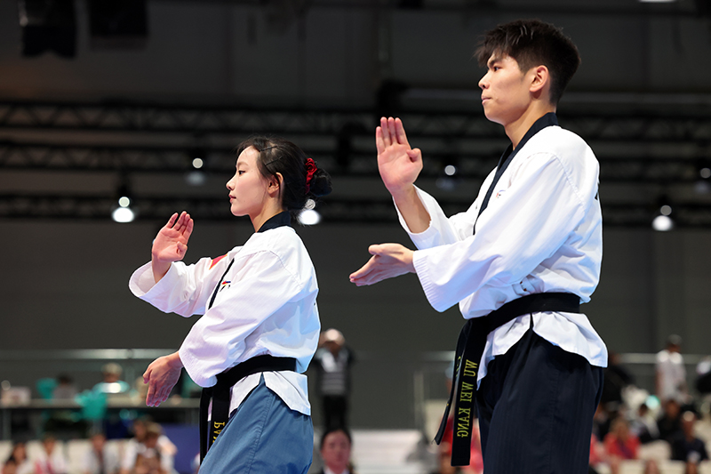 （体育）（6）大运会——跆拳道：混合双人品势决赛赛况XxjpseC007406_20250717_PEPFN0A001.JPG
