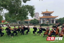 长沙多处景区弦管齐鸣 国庆中秋观景赏乐两不误