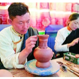 行走两州间，触摸脱贫攻坚的脉动