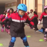 燃情冰雪 拼出未来 | 萌娃手绘海报：冰雪魅力 点燃热情