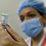 孟加拉国民众开始接种中国新冠疫苗