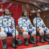 【央视快评】在浩瀚太空留下更多中国足迹