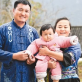 幸福写在笑脸上