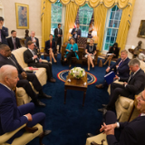 与拜登会晤后，北约秘书长竟宣称要“抑制中国的经济增长”