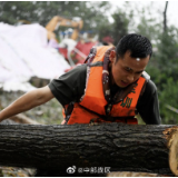 风雨面前一起扛！有你们，河南一定中！