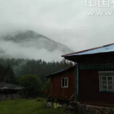 【石榴花开 籽籽同心】西藏林芝巴卡村：雪山下的山水画卷