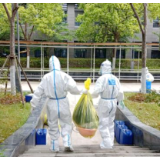 一起守“沪”｜方舱患者紧急转运 长沙医疗队全程守护