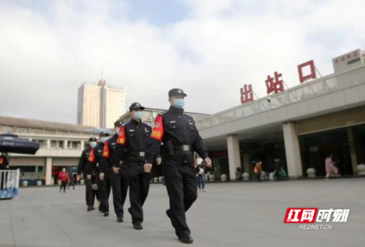 新春走基层丨民警老朱的最后一个春运岗