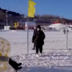 各地群众参与冰雪运动热情高涨 尽享冰雪乐趣