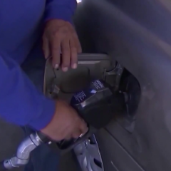 美国政界人士:美国为一己私利 在全球制造动荡