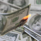 美智库:世界各国都在减少美元依赖 去美元化势不可挡