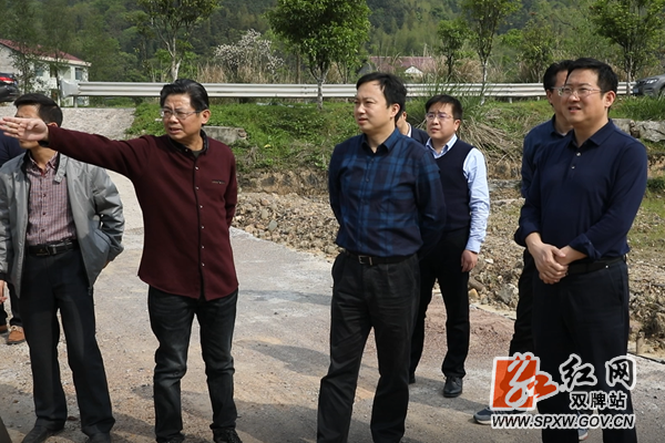 苏小康在高标准农田改造项目2_副本.png