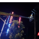 “电雷锋”深夜忙“登高”   居民用电不用愁