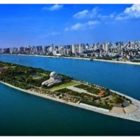 吴桂英主持市委理论学习中心组集体学习