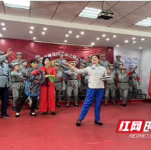 家门口“享老”，退休的他们成为文艺达人