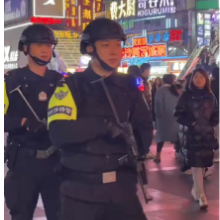 视频丨2025，新年最足的安全感！ 长沙特警护航跨年夜