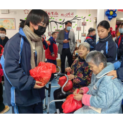 北雅学子走进秀峰养老院   用爱心传递春节温暖