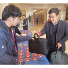 献良策话发展 长沙进入“两会时间”