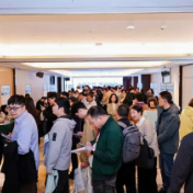 线上线下齐发力，金霞开启引才“职”通车