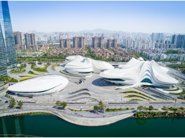 何朝晖调研长沙临港产业开发区建设发展工作