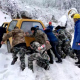 新春走基层｜挺进娄底“林海雪原”！为群众送来春天里的“光”