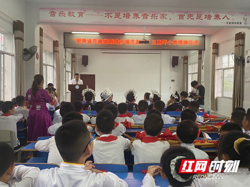 96fe1cd3b25b6717f890f5eec54d671.jpg