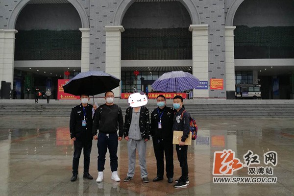 双牌：病毒无情人有情（中间人物请马赛克）_副本h.jpg