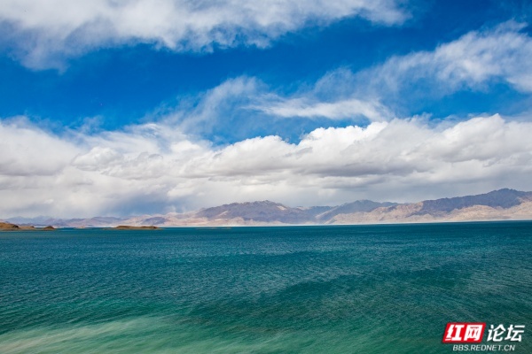 6、美丽的班公湖。田文国摄.jpg 6、美丽的班公湖。田文国摄.jpg