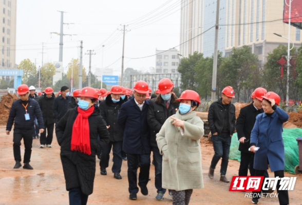 湘乡市组织市级离退休干部参观重点项目