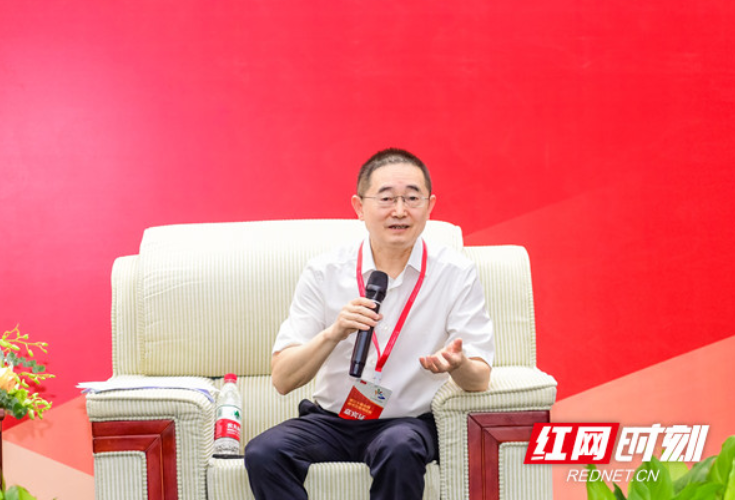 彭玻：纸质图书至少还会存在50年，甚至更长时间