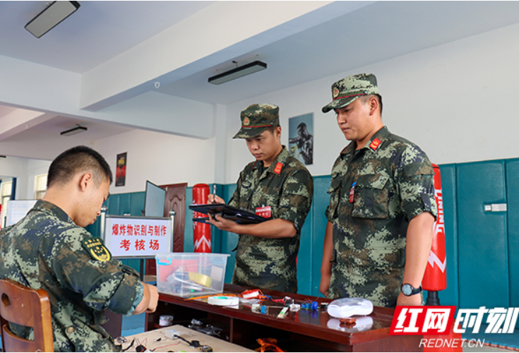 临场多变引燃战味 武警湖南总队模拟蓝军对抗考核更真更深更实