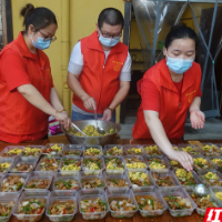 同心战疫！张家界餐饮企业为抗疫一线免费送餐