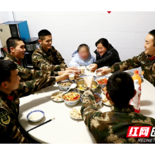 冬夜里的温暖 武警益阳支队官兵邀“玻璃女孩”共度小年夜