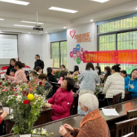 花语寄廉心 开福区华夏路社区举行妇女节插花活动