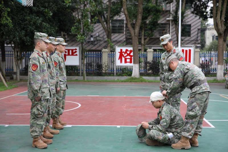 教官现场教学_副本.jpg 教官现场教学_副本.jpg