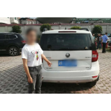 涟源一女子驾套牌车进交警队“自投罗网”被查