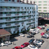 “最后100米”，堵车更堵心：医院“停车难”加剧“看病难”现象调查