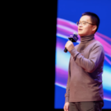 第一书记直播带货变身推荐官 “小屏幕”打开“大市场”