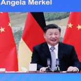 第一观察·瞬间｜跨越万里的招手