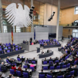 德国新一届联邦政府成员宣誓就职