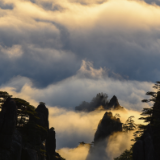 延时摄影：雨后黄山 流云如瀑